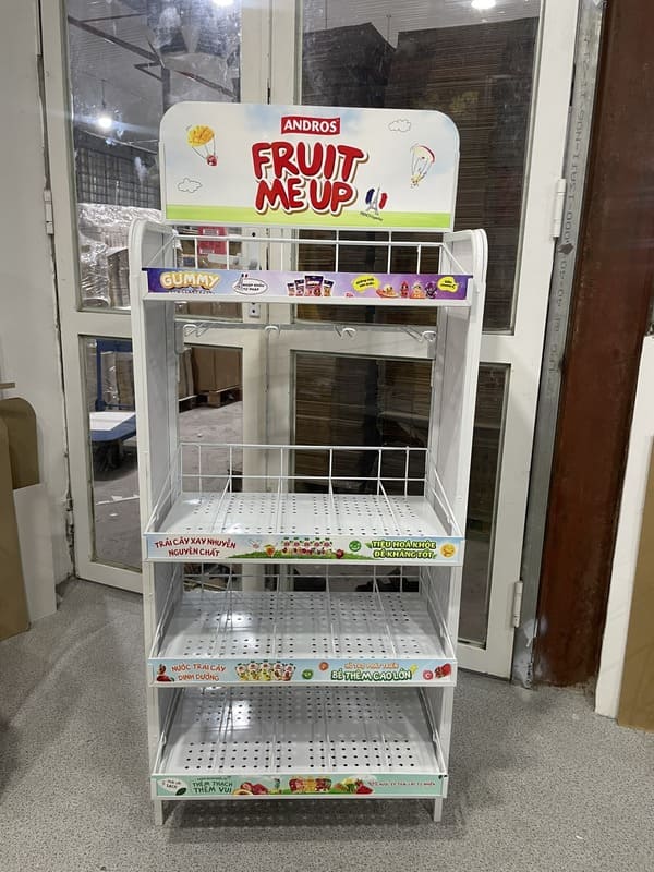 Kệ quảng bá nước ép trái cây do Tập Đoàn One Tech sản xuất