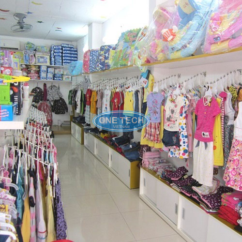 Kệ trưng bày quần áo trẻ em cho shop, cửa hàng mẹ và bé