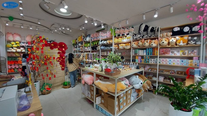 Mẫu kệ hàng đựng quà kỷ niệm khung sắt mặt gỗ