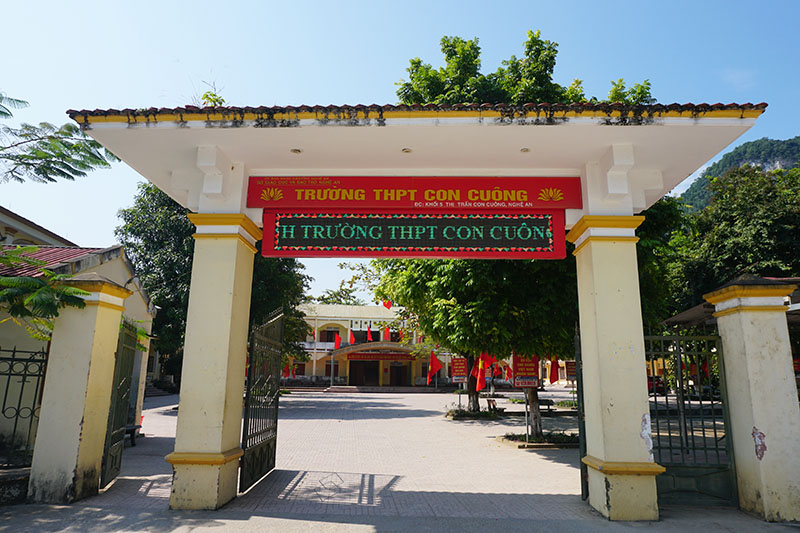 Trường THPT Con Cuông