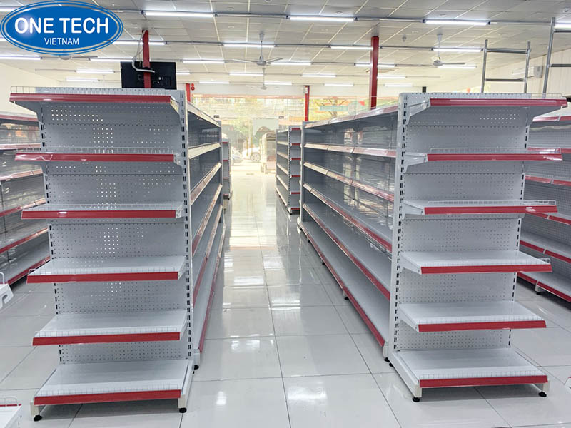 Kệ được bố trí khoa học, đảm bảo không gian được thông thoáng mà vẫn tối ưu