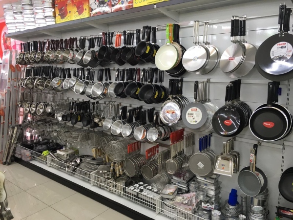 Thiết kế rãnh cài phù hợp sử dụng cho nhiều loại móc treo khác nhau như móc đơn thằng, móc bi...