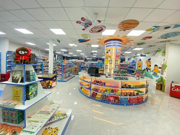 Thiết kế shop văn phòng phẩm với màu sắc thương hiệu