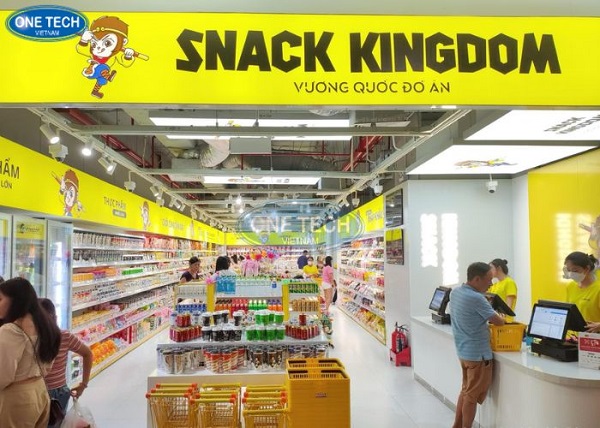 Lắp đặt kệ bày hàng tại Vương Quốc đồ ăn Snack Kingdom