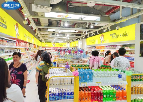 kệ bày hàng siêu thị tại Snack Kingdom