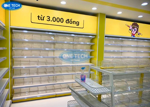 kệ bày hàng siêu thị tại Snack Kingdom