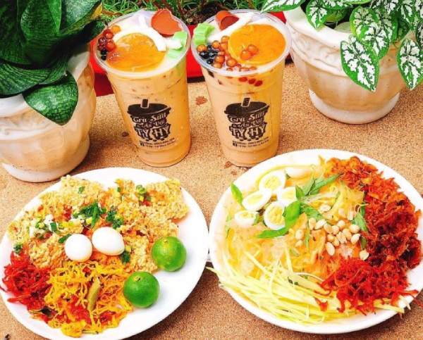 Đồ ăn vặt trà sữa là một trong các mặt hàng bán chạy ở nông thôn