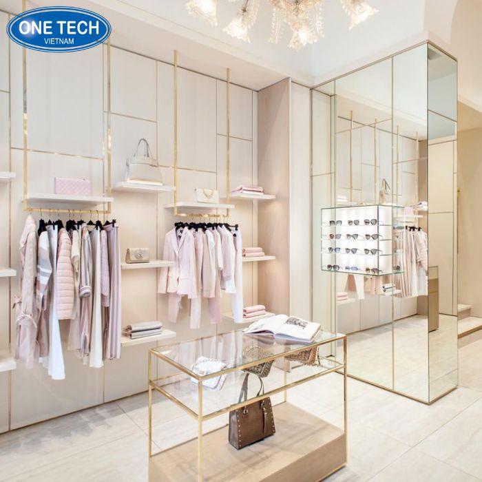 Kệ shop quần áo dành cho phái nữ nên thiết kế đơn giản, tinh tế