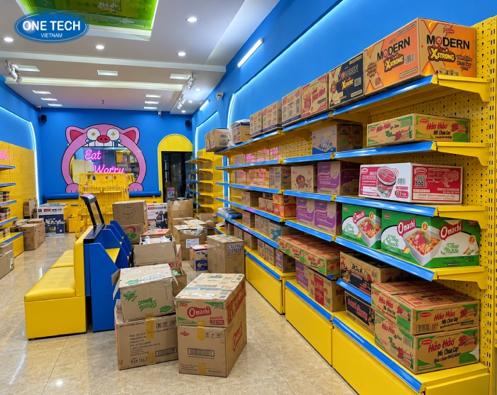 Kệ tôn lỗ trưng bày thùng mì tôm