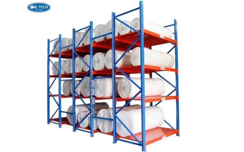 Kệ Để Vải Cuộn: Giải Pháp An Toàn Cho Xưởng May và Dệt