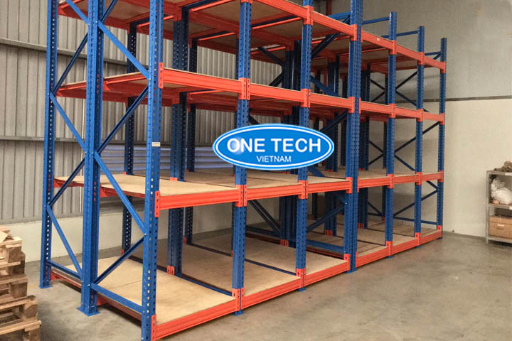 Khung kệ làm từ thép chịu lực, sơn tĩnh điện chống gỉ