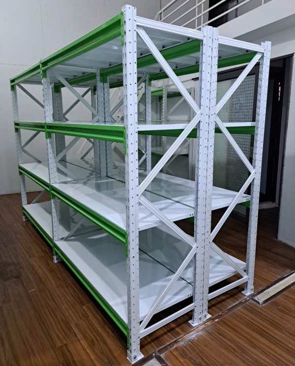 Kệ trung tải màu trắng sơn tĩnh điện chống gỉ