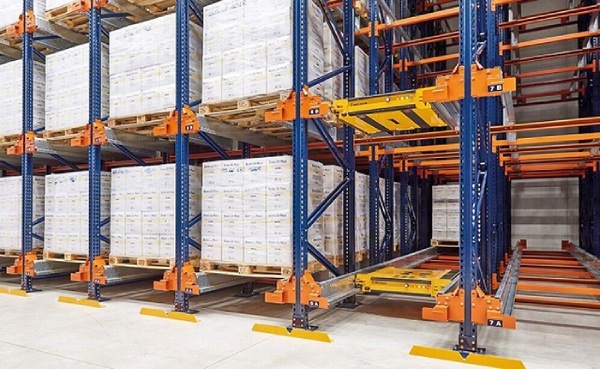 Kệ Radio Shuttle Shuttle tự động xử lý pallet mà không cần xe nâng vào kệ