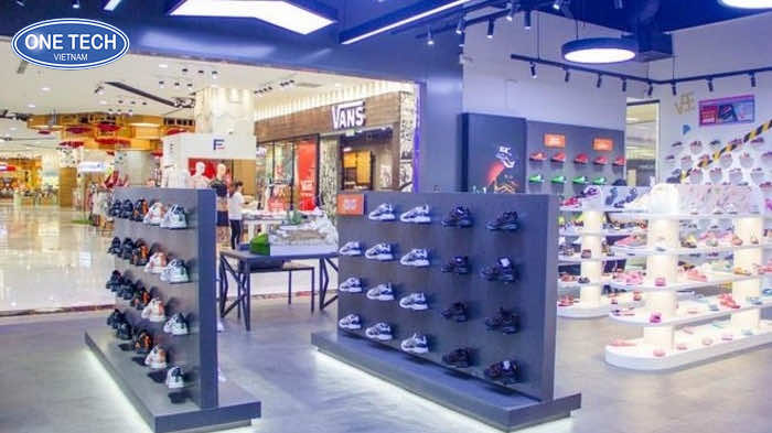 Kệ trưng bày giữa nhà để giày thể thao Sneaker