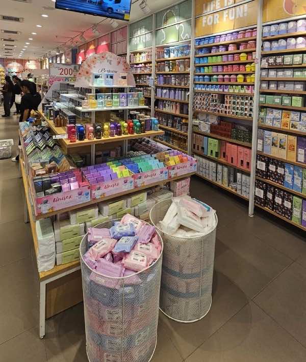 Cửa hàng Tugi bán sản phẩm 1 giá 15 nghìn VND