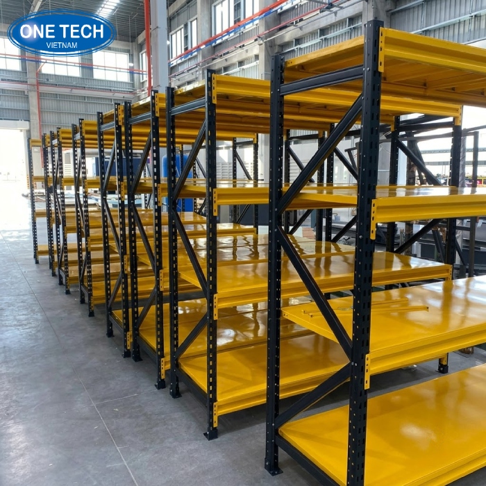 Kệ trung tải màu vàng 4 tầng