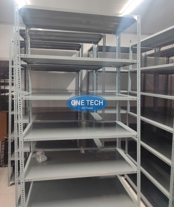 Mâm kệ sắt V lỗ dày 0.4mm đảm bảo chắc chắn khi để hàng