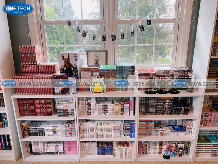 Mẫu kệ gỗ màu trắng thiết kế 3 tầng