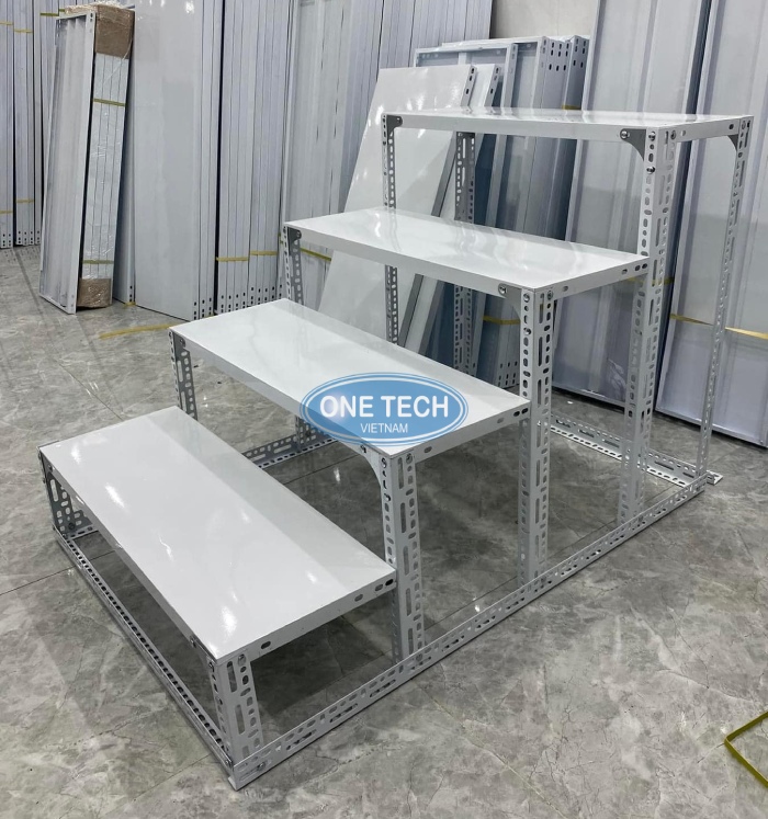 Khung sắt kim loại sơn chống rỉ, mâm tầng chịu sức nặng tốt