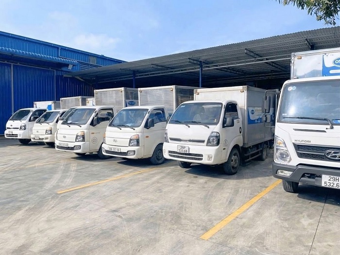 xe van chuyen hang onetech
